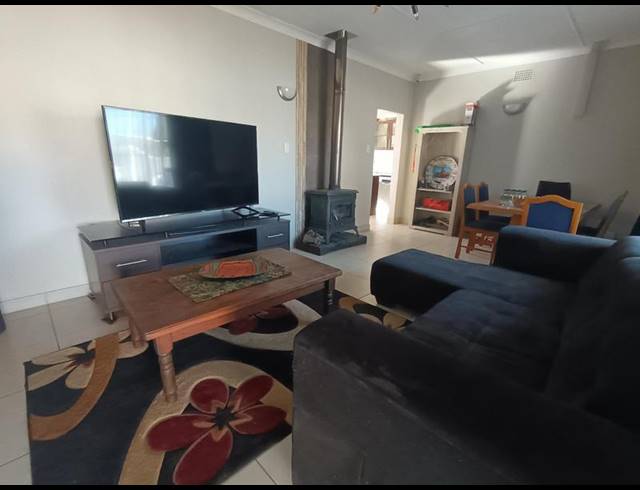 3 BEDROOM HOUSE FOR SALE IN HOMESTEAD